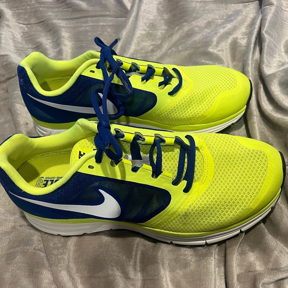 Nike Volt and Navy Fitsole Sneakers